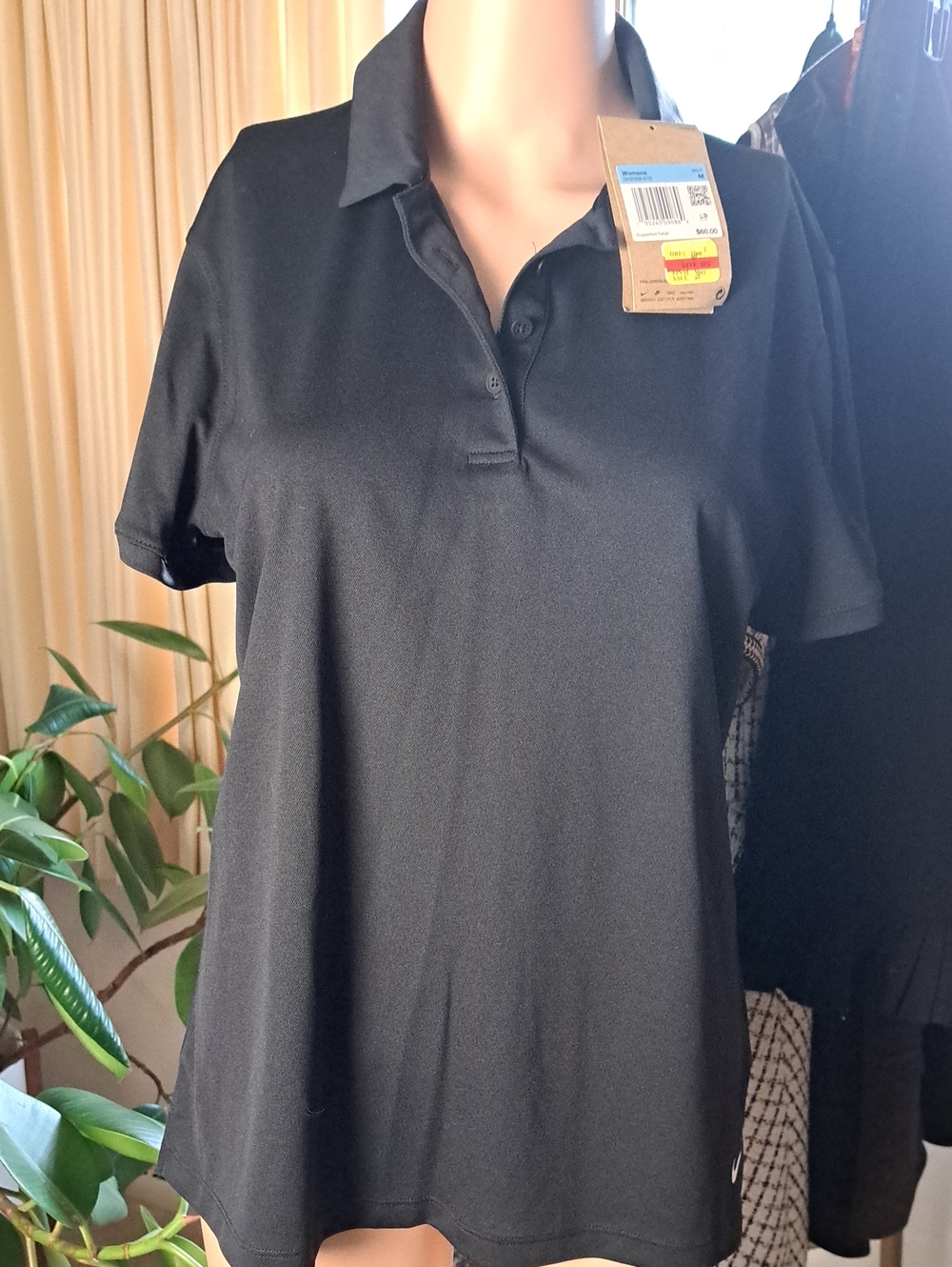 Nike Women’s Black Short-Sleeve Polo Tee M Ptp 18" Golf